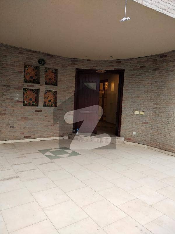 10 Marla Full House Phase 4 GG Block Dha Lahore For Rent
