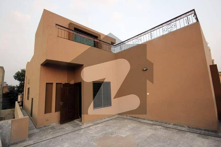 16 Marla Upper Portion Phase 1 D block DHA Lahore for Rent