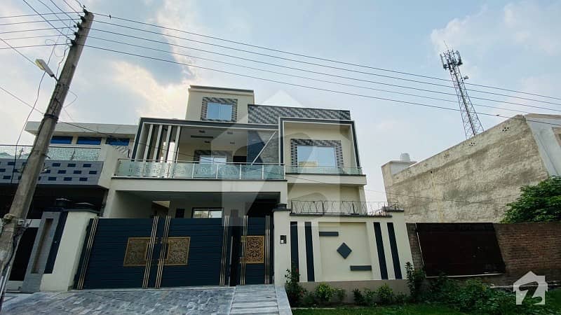 شاداب گارڈن لاہور میں 8 کمروں کا 10 مرلہ مکان 1.83 کروڑ میں برائے فروخت۔