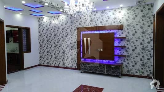 پائن ولاز لاہور میں 4 کمروں کا 10 مرلہ مکان 2.5 کروڑ میں برائے فروخت۔