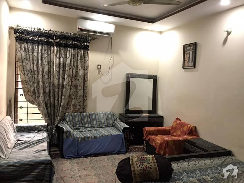 اولڈ آفیسرز کالونی صدر کینٹ لاہور میں 2 کمروں کا 10 مرلہ زیریں پورشن 40 ہزار میں کرایہ پر دستیاب ہے۔