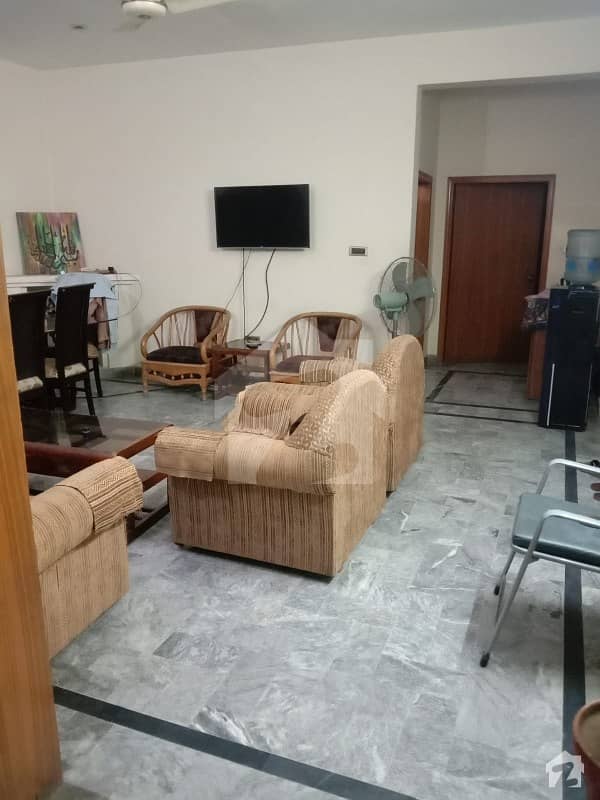 1 Kanal Upper Portion Available For Rent