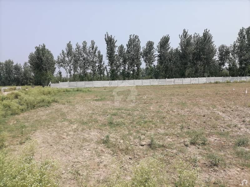 جی ٹی روڈ پشاور میں 8.5 کنال رہائشی پلاٹ 10.35 کروڑ میں برائے فروخت۔ جی ٹی روڈ پشاور میں 8.5 کنال رہائشی پلاٹ 10.35 کروڑ میں برائے فروخت۔