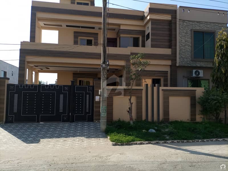 Ideal 10 Marla House Available In DC Colony, Gujranwala