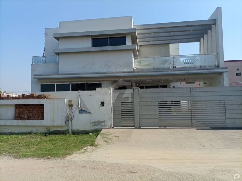 1 Kanal House In DC Colony For Sale At Good Location