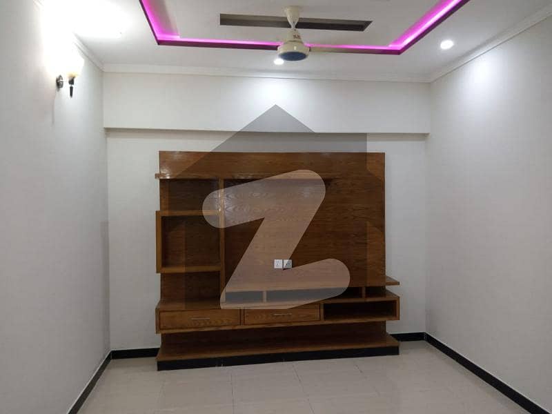 سوان گارڈن اسلام آباد میں 4 کمروں کا 6 مرلہ مکان 1.7 کروڑ میں برائے فروخت۔