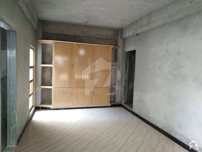 2.5 Marla Flat Is Available For Rent In Warsak Road