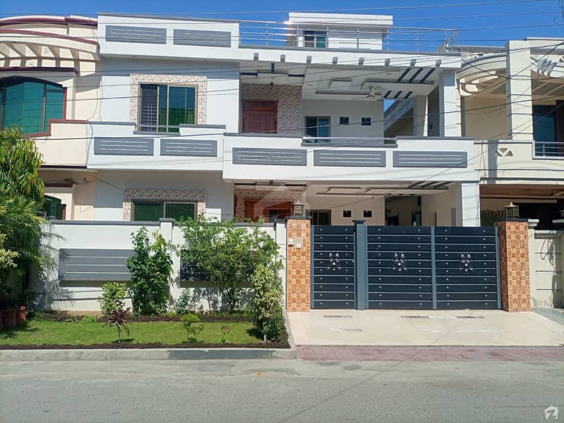 Get This Prominently Located House For Great Price In Gujranwala