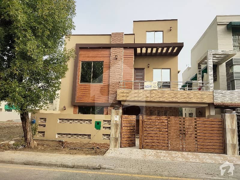 Centrally Located Lower Portion For Rent In Bahria Orchard Available