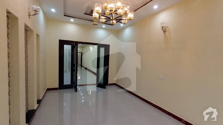 2 Kanal House In  For Rent At Good Location