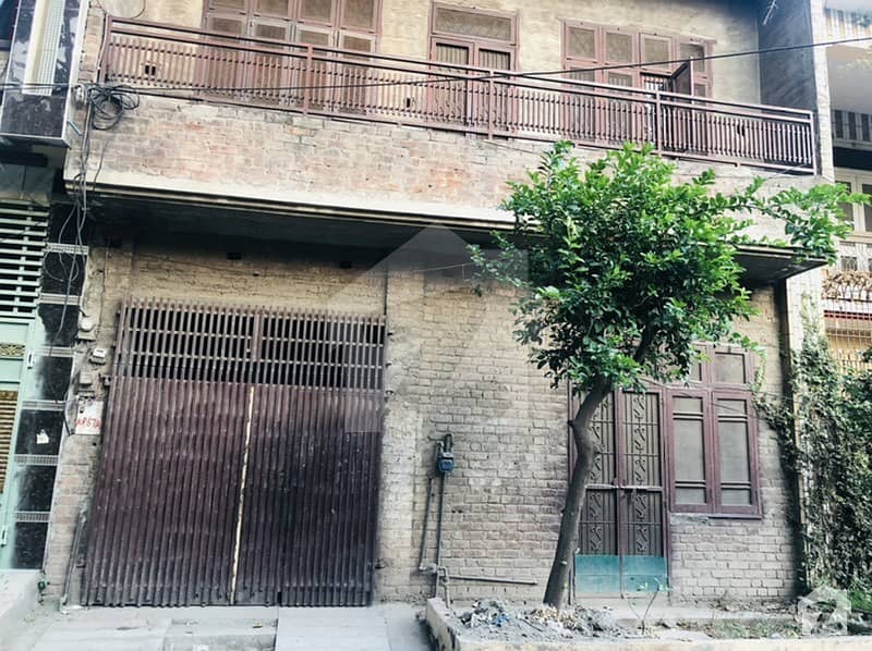 شادباغ لاہور میں 8 کمروں کا 5 مرلہ مکان 2.2 کروڑ میں برائے فروخت۔