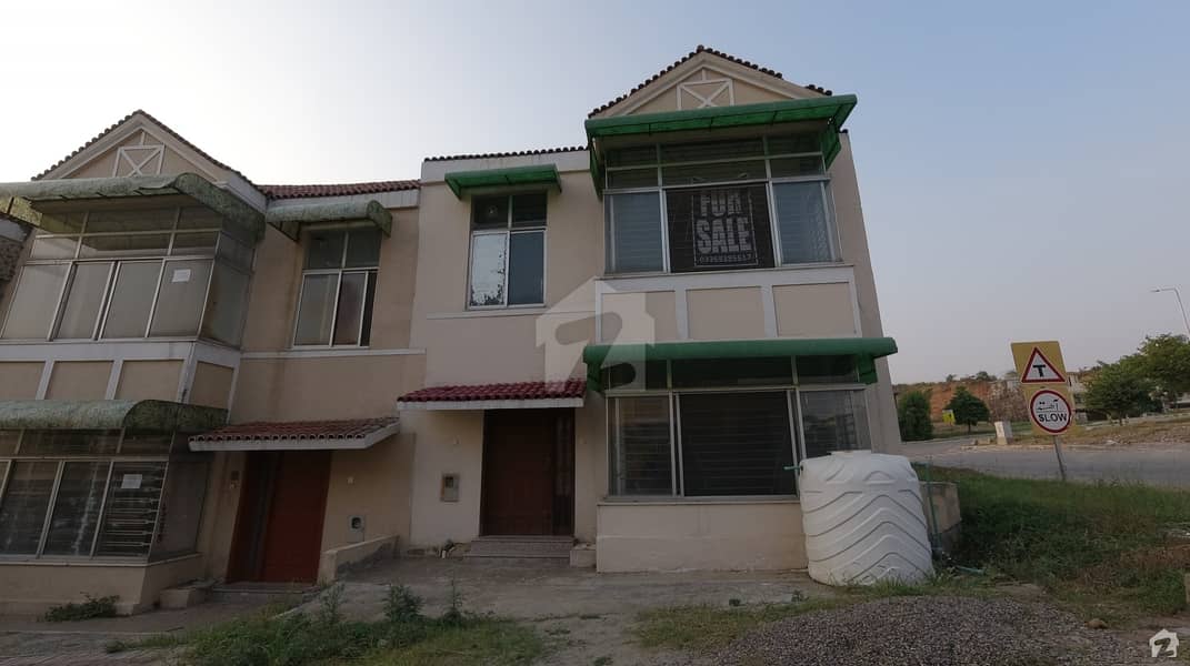 Corner Boulevard 5 Marla Villa For Sale In Bahria Town Phase 8 - Rafi Block