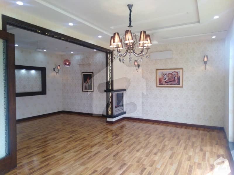 2 Kanal House In  Of Lahore Is Available For Rent