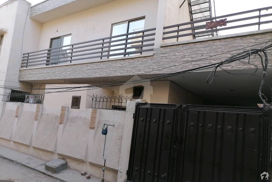خیابانِ کالونی فیصل آباد میں 4 کمروں کا 10 مرلہ مکان 2.25 کروڑ میں برائے فروخت۔