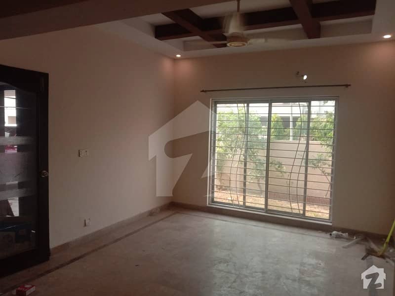 Paragon City 10 Marla House For Rent 4 Bed