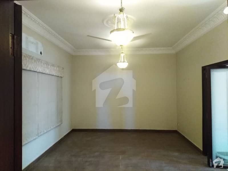Clifton Flat Sized 1150 Square Feet For Rent