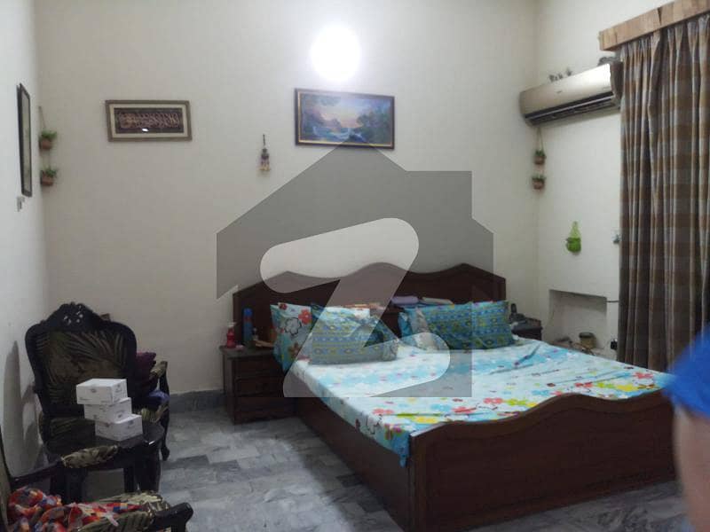 1 Kanal Used House Available For Sale
