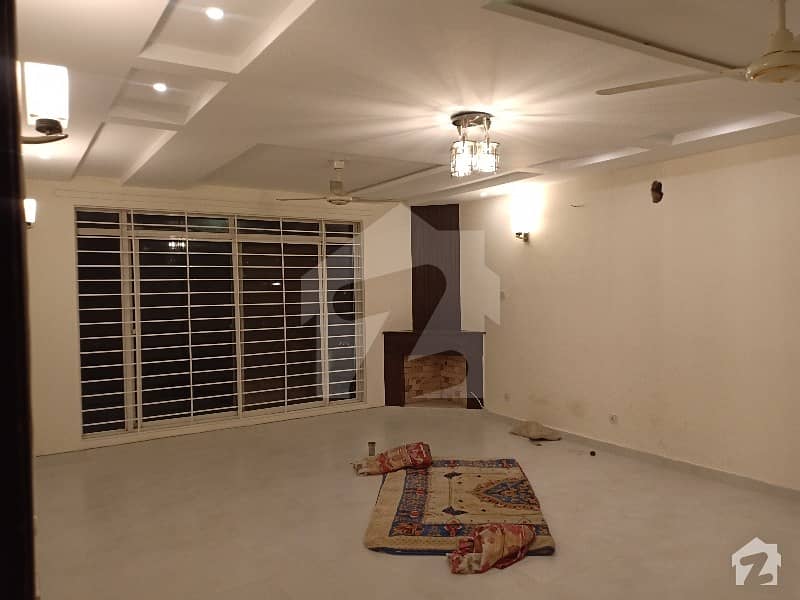 ایف ۔ 6/4 ایف ۔ 6 اسلام آباد میں 5 کمروں کا 2 کنال مکان 3.5 لاکھ میں کرایہ پر دستیاب ہے۔