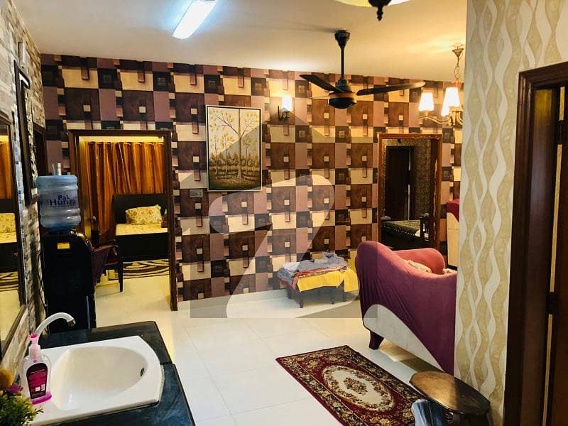 کلفٹن ۔ بلاک 2 کلفٹن کراچی میں 3 کمروں کا 8 مرلہ فلیٹ 2.1 کروڑ میں برائے فروخت۔