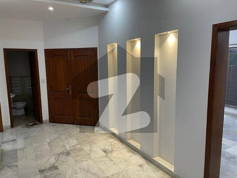 01 Kanal Used Lower Portion Phase 7 Dha Lahore For Rent
