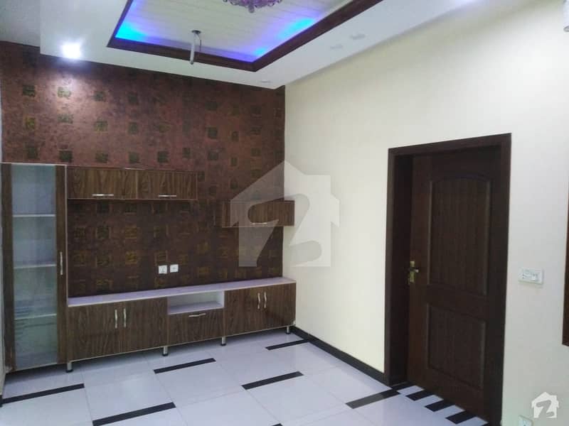 ریونیو سوسائٹی - بلاک بی ریوینیو سوسائٹی لاہور میں 5 کمروں کا 1 کنال مکان 4 کروڑ میں برائے فروخت۔