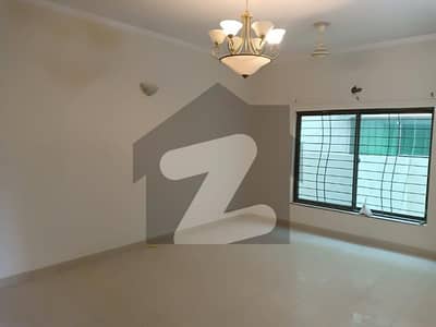 10 Marla 3 Bedrooms House For Rent Located In Askari 9 Zarrar Shaheed Road Lahore Cantt
