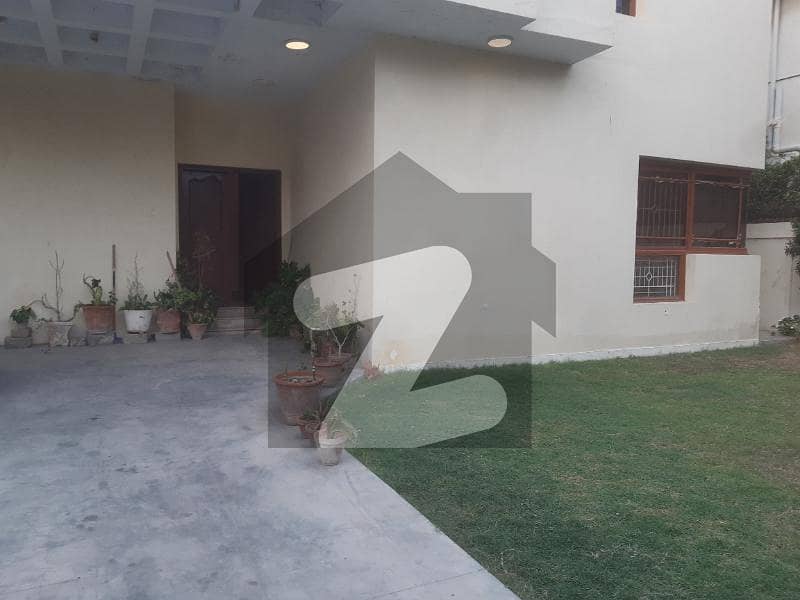 8th St west open old Solid House For Sale dha phase 6