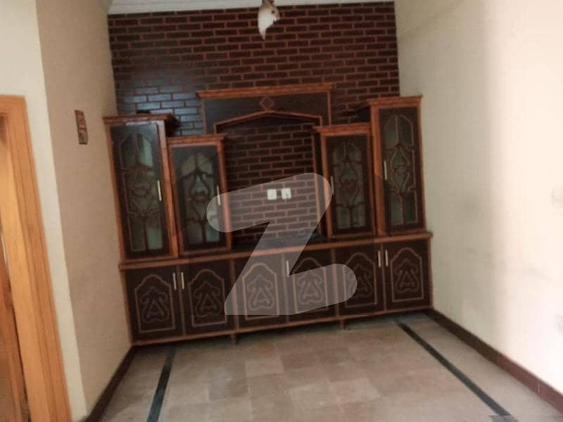 کورل چوک اسلام آباد میں 2 کمروں کا 5 مرلہ بالائی پورشن 18 ہزار میں کرایہ پر دستیاب ہے۔