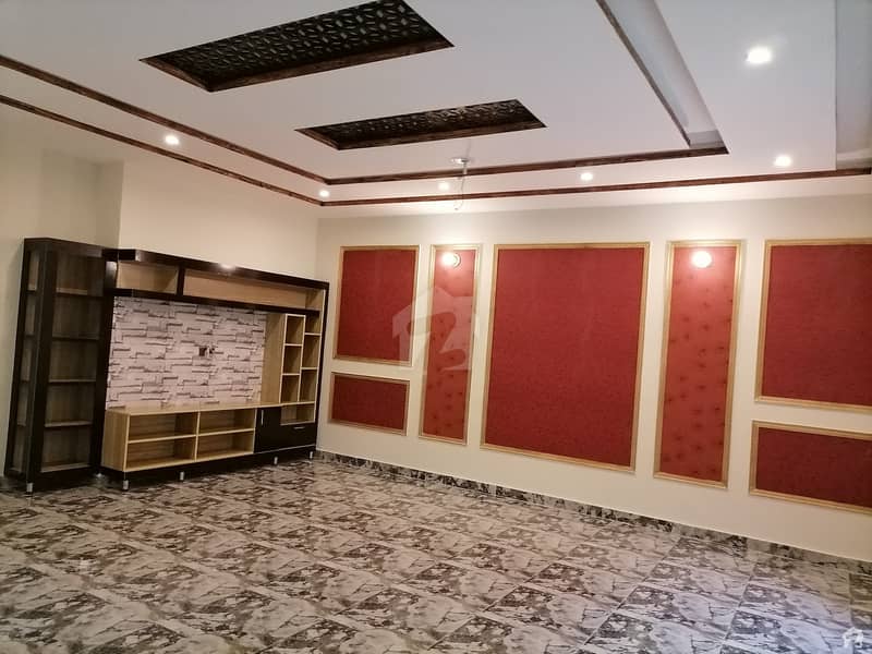 نشیمنِ اقبال فیز 2 نشیمنِ اقبال لاہور میں 6 کمروں کا 1 کنال مکان 3.25 کروڑ میں برائے فروخت۔