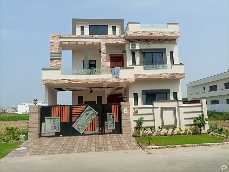 10 Marla House In DC Colony For Sale