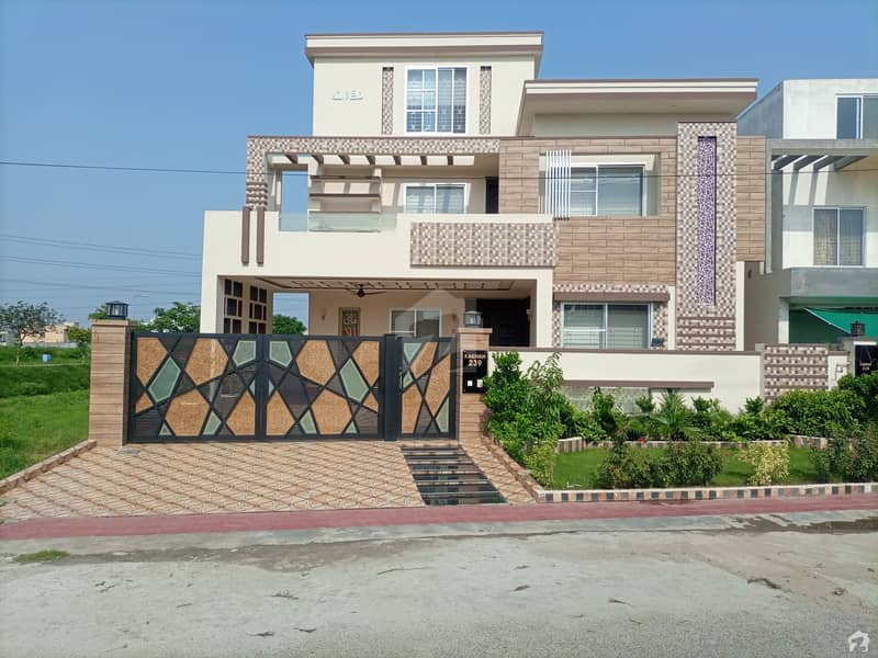 Gorgeous 1 Kanal House For Sale Available In DC Colony