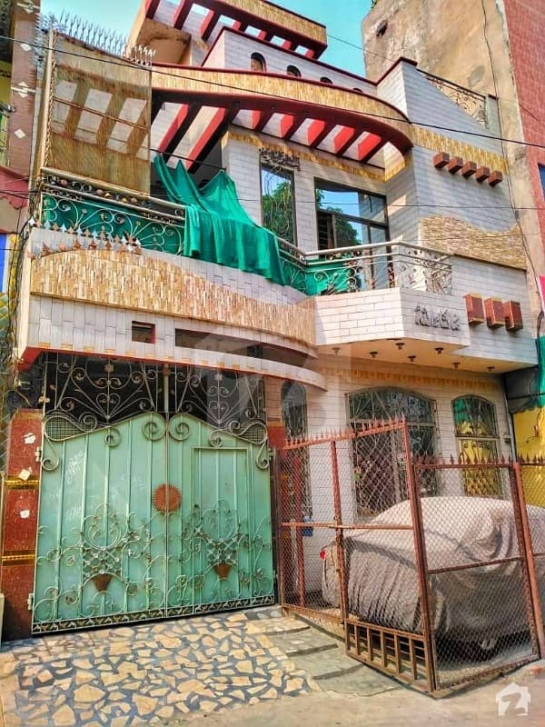 شادباغ لاہور میں 4 کمروں کا 5 مرلہ مکان 2.5 کروڑ میں برائے فروخت۔