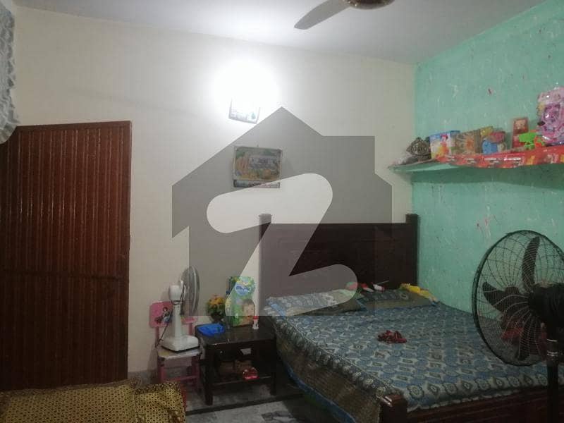 ڈھوک چوہدریاں راولپنڈی میں 4 کمروں کا 3 مرلہ مکان 80 لاکھ میں برائے فروخت۔