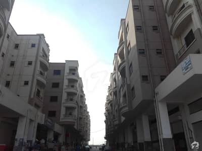 صائمہ عریبین ولاز گداپ ٹاؤن کراچی میں 3 کمروں کا 5 مرلہ فلیٹ 80 لاکھ میں برائے فروخت۔