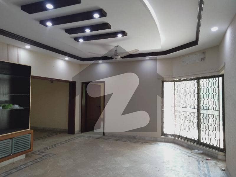 DEFENCE ONE KANAL LOWER PORTION FOR RENT IN DHA LAHORE