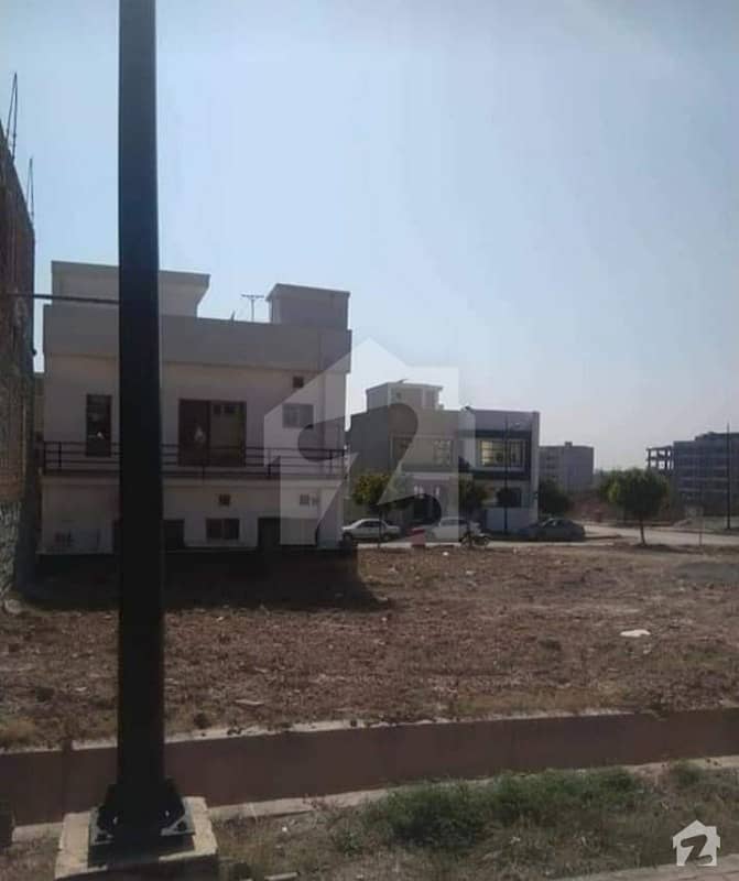 Plot Available For Sale In Gulberg Residencia