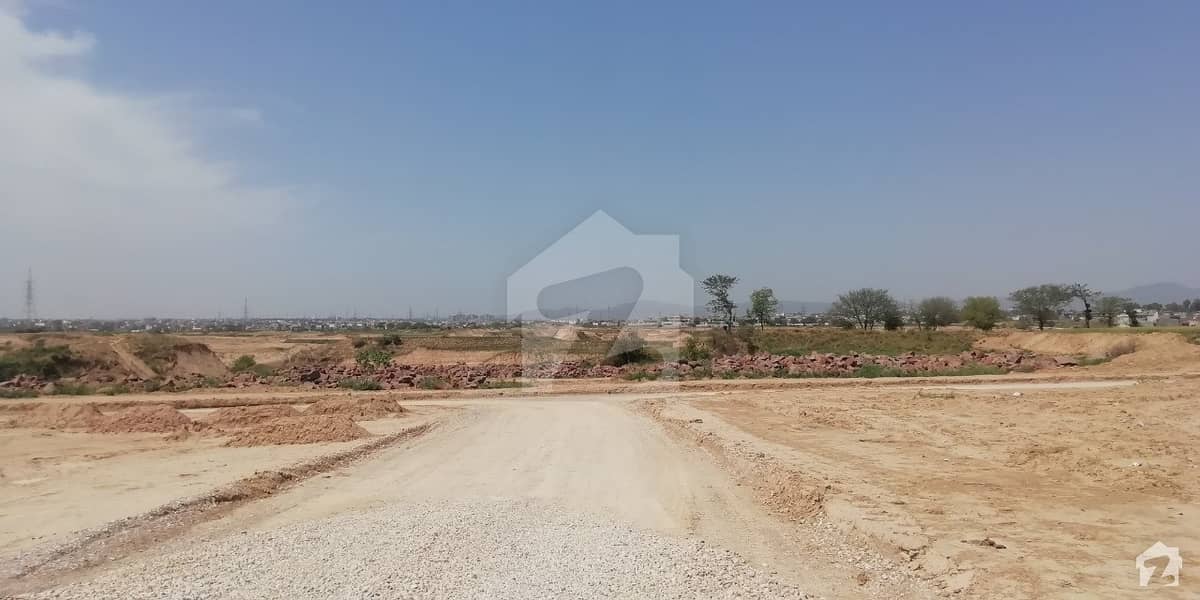 5 marla plot for sale on reasonable price