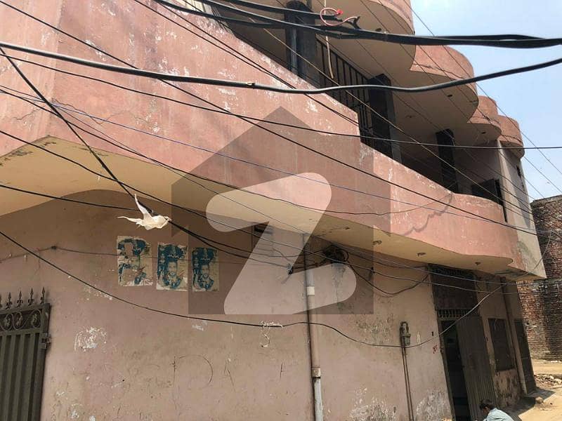 ضرار شہید روڈ کینٹ لاہور میں 5 کمروں کا 4 مرلہ مکان 59 لاکھ میں برائے فروخت۔