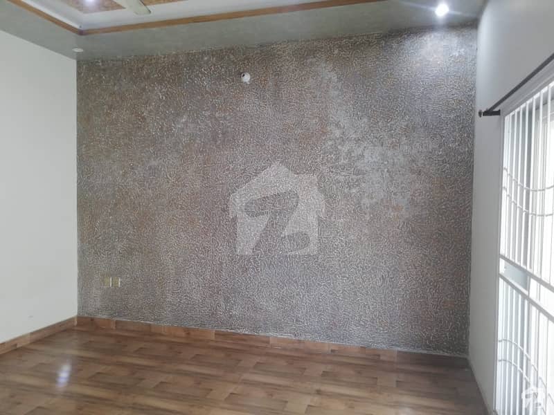 10 Marla House For Sale At Good Location 10 Marla House For Sale At Good Location