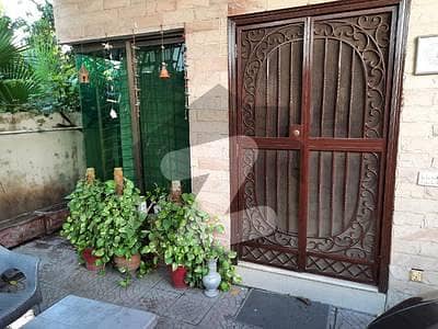30 Marla Old House For Sale In Gulberg 2 Block H