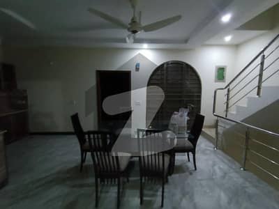 رائل ریزیڈینشیا لاہور میں 5 کمروں کا 8 مرلہ مکان 2 کروڑ میں برائے فروخت۔