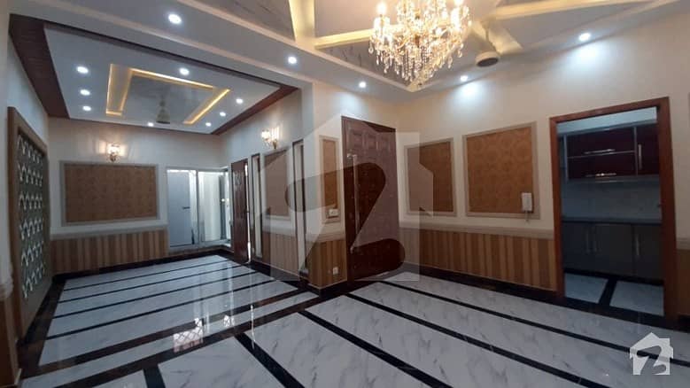 ای ایم ای سوسائٹی ۔ بلاک ایچ ای ایم ای سوسائٹی لاہور میں 3 کمروں کا 1 کنال بالائی پورشن 45 ہزار میں کرایہ پر دستیاب ہے۔