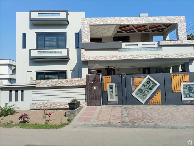 1 Kanal House In Stunning DC Colony Available For Sale