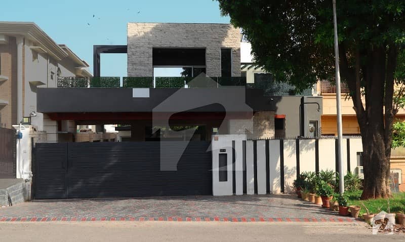 1 Kanal Brand New House With Basement For Sale