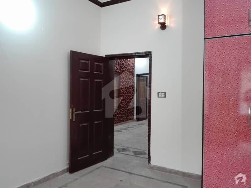 علامہ اقبال ٹاؤن لاہور میں 3 کمروں کا 4 مرلہ مکان 45 ہزار میں کرایہ پر دستیاب ہے۔