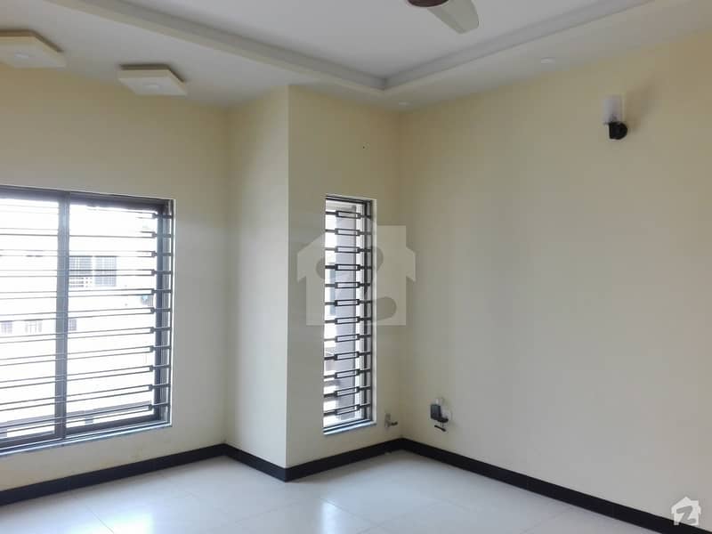 Avail Yourself A Great 7 Marla House In Khayaban-e-Tanveer