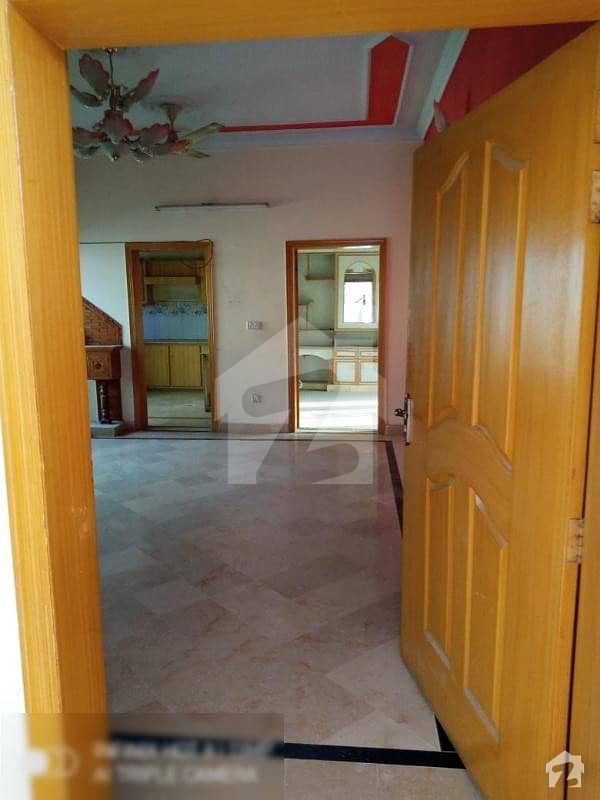 House In Gulshan Abad Sized 10 Marla Is Available