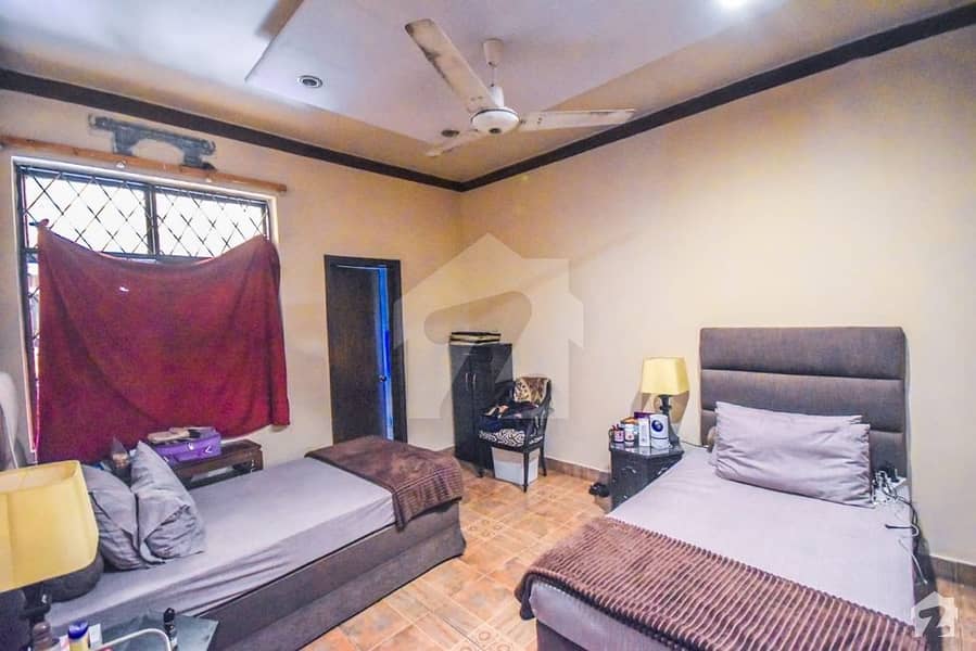 پیراگون سٹی لاہور میں 4 کمروں کا 10 مرلہ مکان 2.45 کروڑ میں برائے فروخت۔