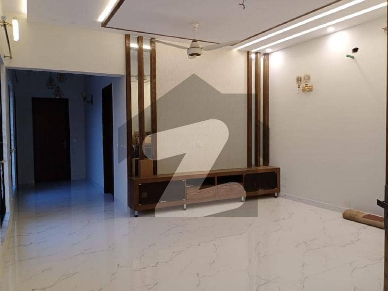 ڈی ایچ اے فیز 7 ڈیفنس (ڈی ایچ اے) لاہور میں 3 کمروں کا 1 کنال بالائی پورشن 70 ہزار میں کرایہ پر دستیاب ہے۔