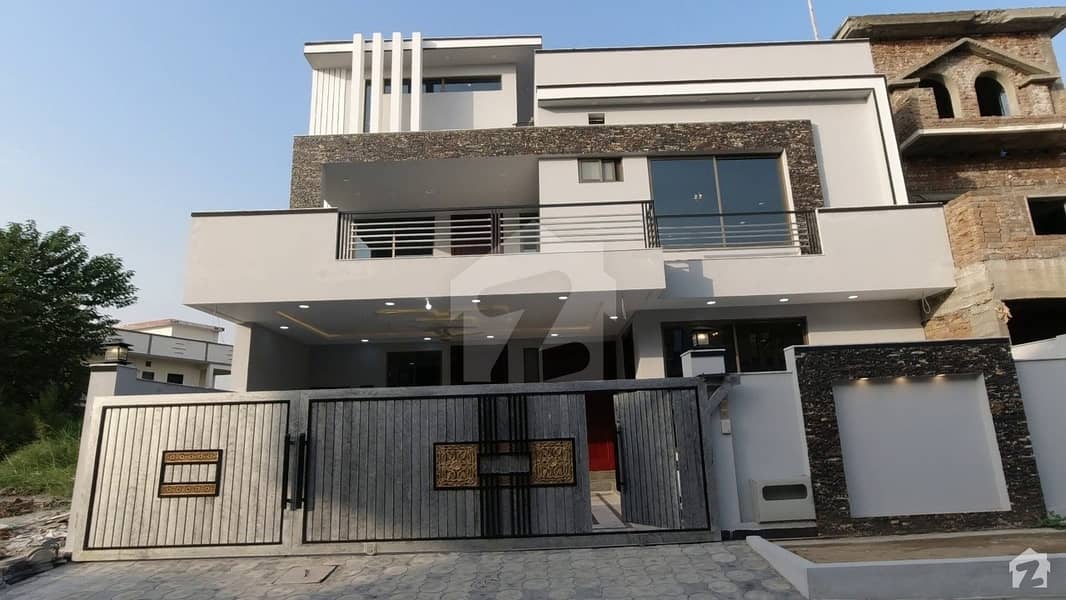 12 Marla House For Sale In Street 5 House 18 In G-15/2 Islamabad